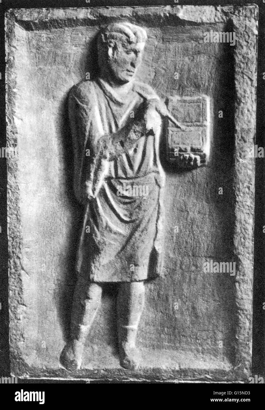 Scribe romain écrit sur des tablettes de cire. Un scribe est une personne qui écrit des livres ou documents à la main en hiéroglyphes, l'écriture cunéiforme ou d'autres scripts et peuvent aider au suivi des dossiers pour les prêtres et le gouvernement. La profession, qui figurait auparavant dans toutes les compétences financières cu Banque D'Images