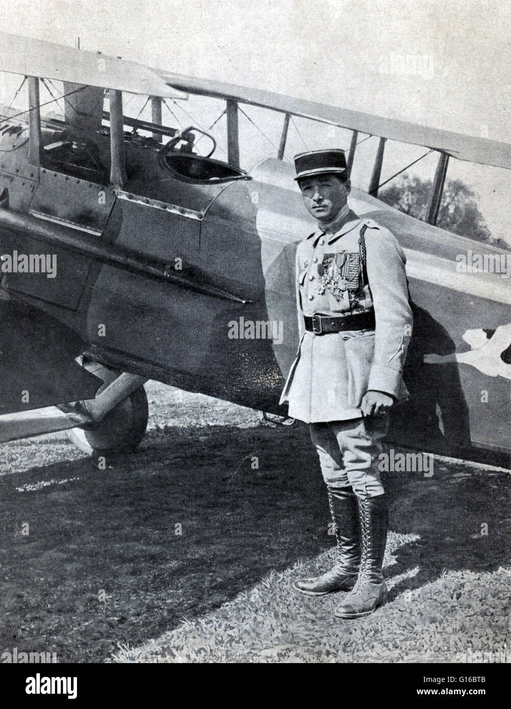Paul René Fonck (27 mars 1894 - Le 18 juin, 1953) était un as de l'aviation français et l'as pilote allié haut de la PREMIÈRE GUERRE MONDIALE. Il a reçu la confirmation de 75 victoires (72 en solo et trois partagé) sur 142 demandes. Il a été fait officier de la Légion d'honneur en 1918 un Banque D'Images