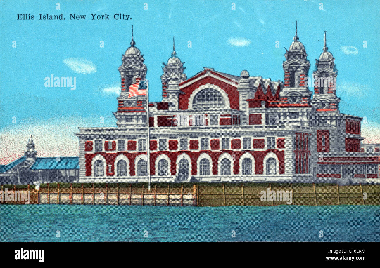Dans les années 35 avant d'Ellis Island a ouvert, plus de huit millions d'immigrants arrivant à New York avaient été traitées par des fonctionnaires de l'État de New York au jardin du château Dépôt d'immigration dans le sud de Manhattan, juste en face de la baie. Le gouvernement fédéral a assumé contro Banque D'Images