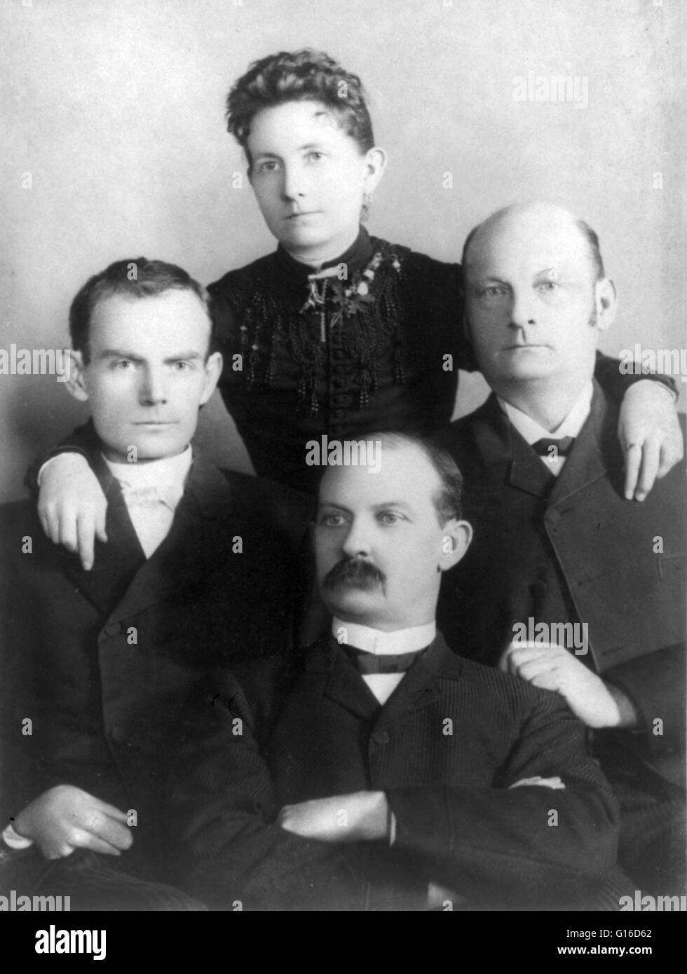 Photo de groupe Robert, Henrietta, Cole et James plus jeune. Pendant la guerre civile l'Cole et Jim rode avec Quantrill's raiders. Bob était seulement 8 lorsque la guerre a éclaté en 1861. Il vit son père tué par des soldats de l'Union européenne et sa maison en cendres. Un Banque D'Images