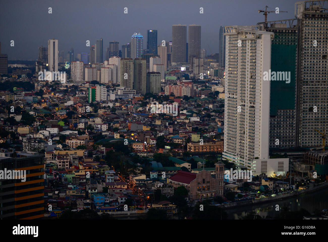 PHILIPPINES, Manille, Makati, banlieue vue de Mandaluyong City et skysrapers / PHILIPPINEN de Pasig City, à Manille, Makati, Stadtteil Hochhaeuser, Blick zu Mandaluyong City und Pasig City Banque D'Images