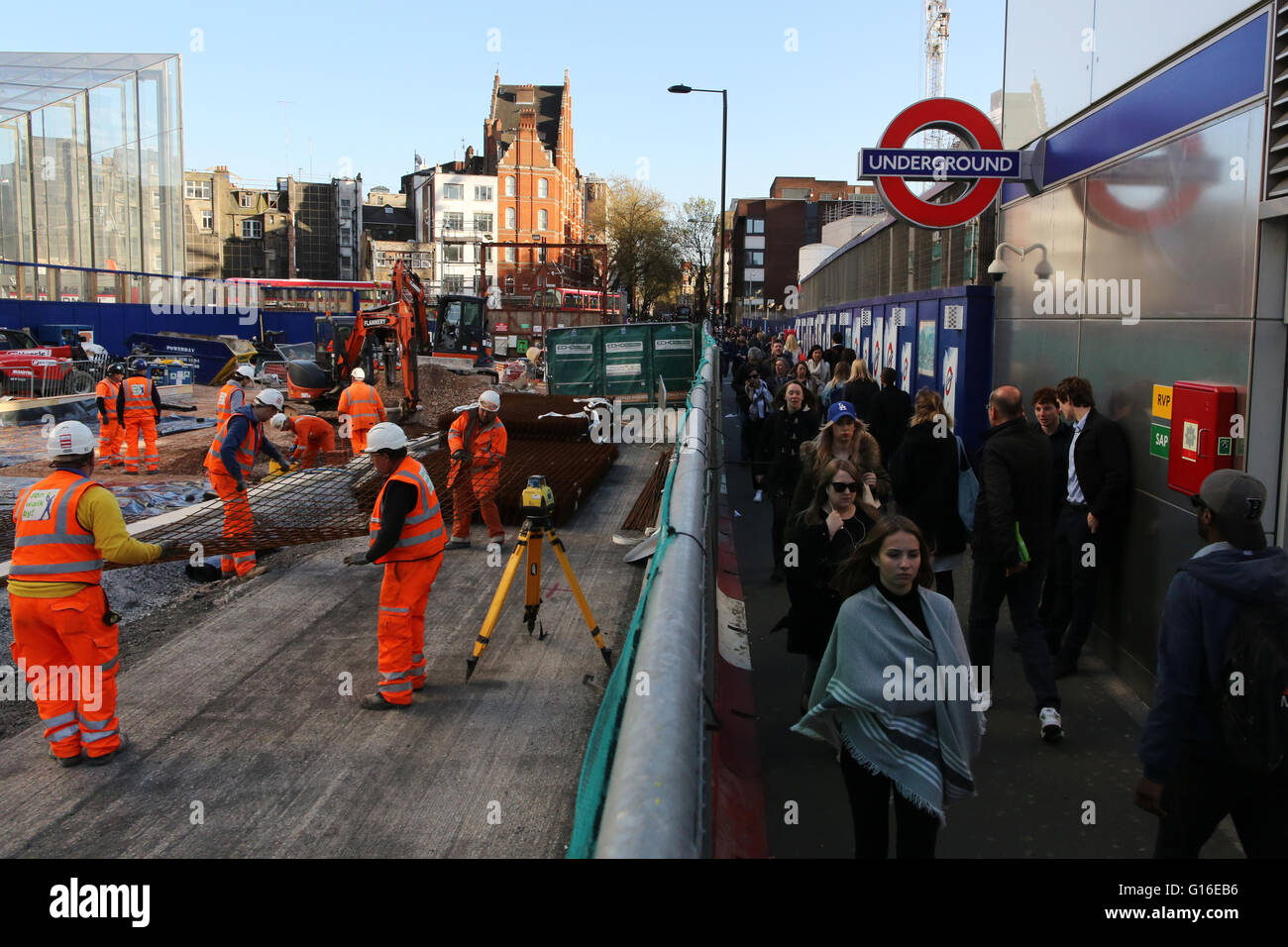 La construction de la nouvelle station de Tottenham Court Road qui feront partie de l'Underground et la nouvelle ligne de traverse Banque D'Images