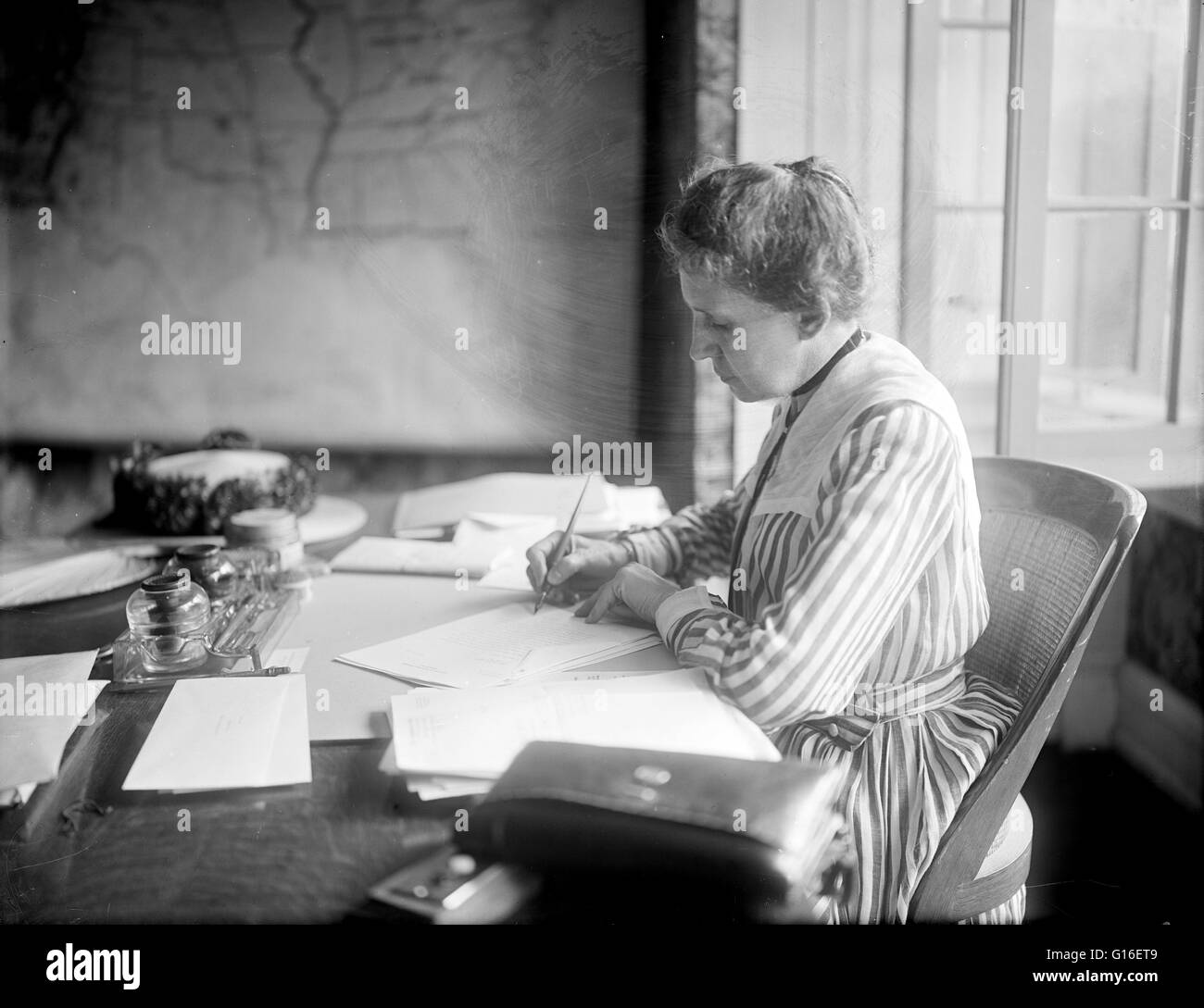 Minerva Ida Tarbell (5 novembre 1857 - 6 janvier 1944) était un professeur américain, auteur et journaliste. Elle a été l'un des principaux "uckrakers" de l'ère progressiste de la fin du xixe et au début du xxe siècle et est pensé pour avoir été investigativ Banque D'Images