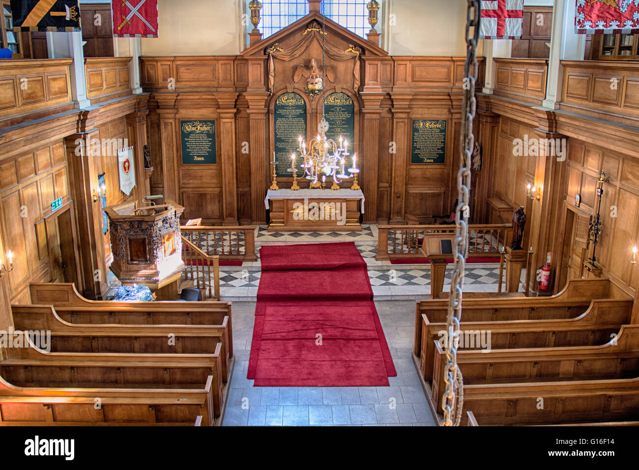 Intérieur de la salle principale à St Andrew's Church Banque D'Images