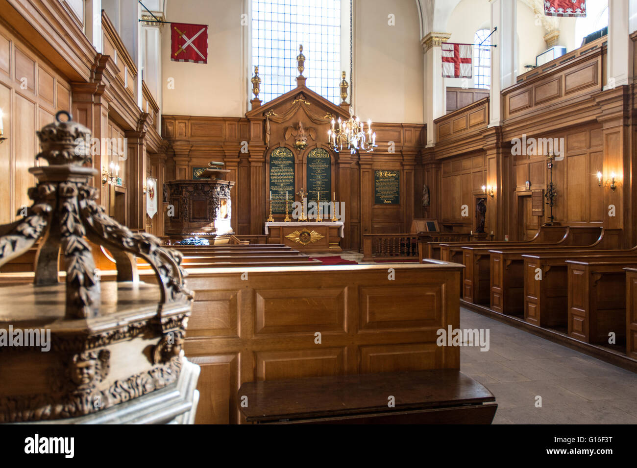 Intérieur de la salle principale à St Andrew's Church Banque D'Images