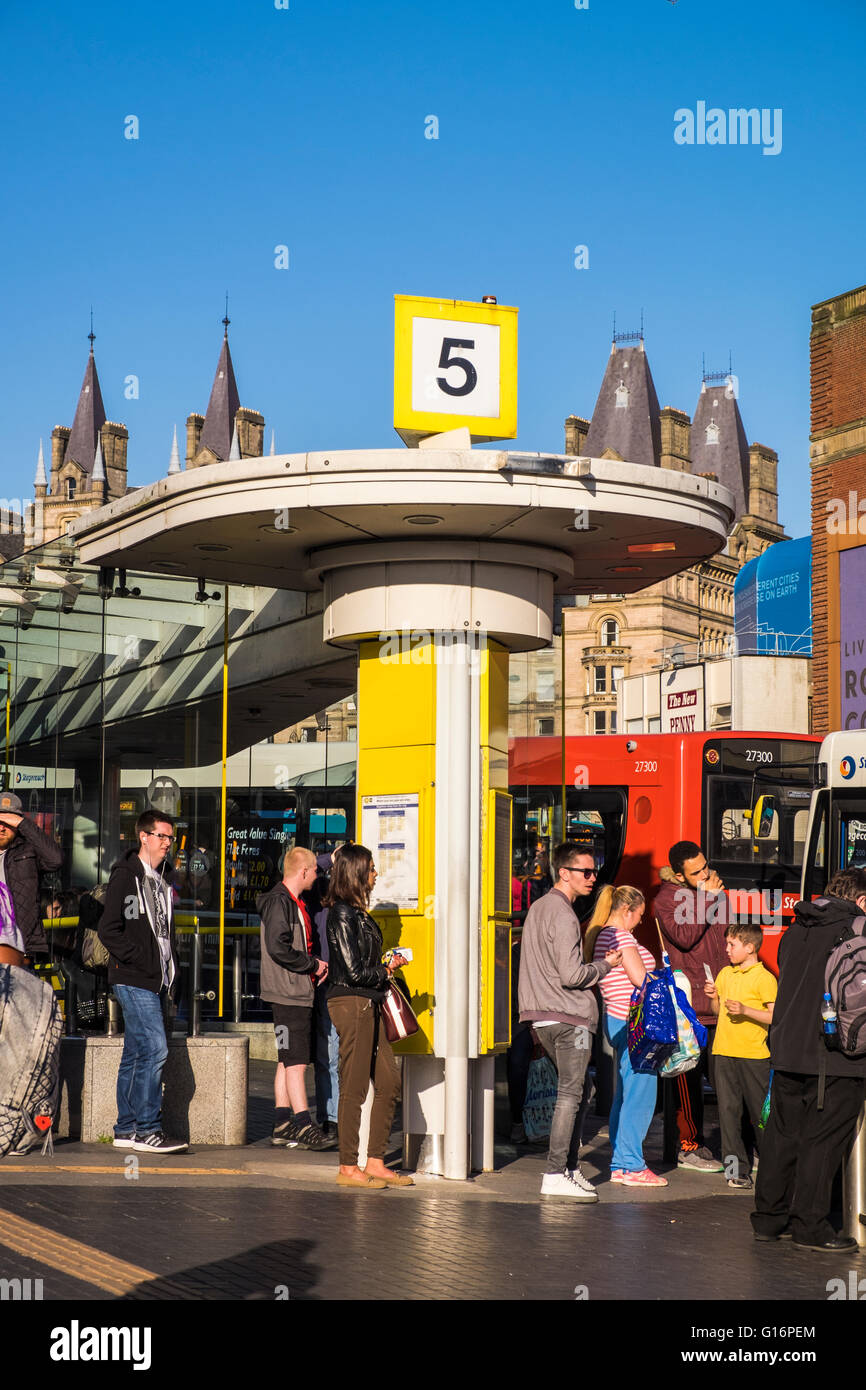 Queen Square Bus Station, Liverpool, Angleterre, Royaume-Uni, Meraeyside Banque D'Images