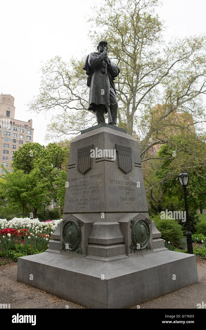 La septième Regiment Monument à Central Park à New York City, USA. La sculpture est dédié aux hommes qui ont servi à la défense Banque D'Images
