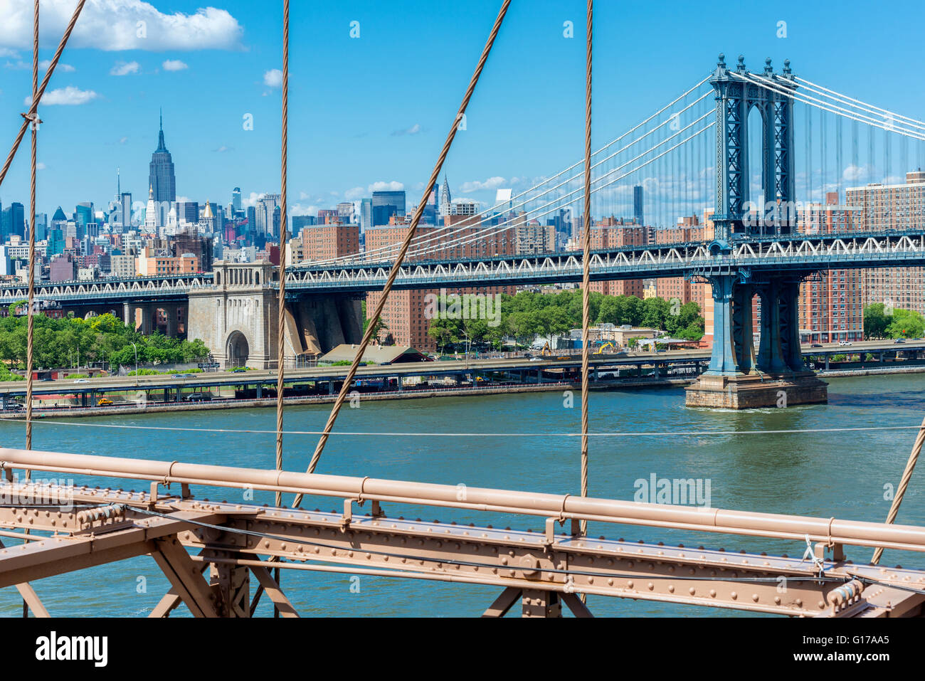 Pont de Manhattan NYC vu de Brooklyn Bridge Banque D'Images