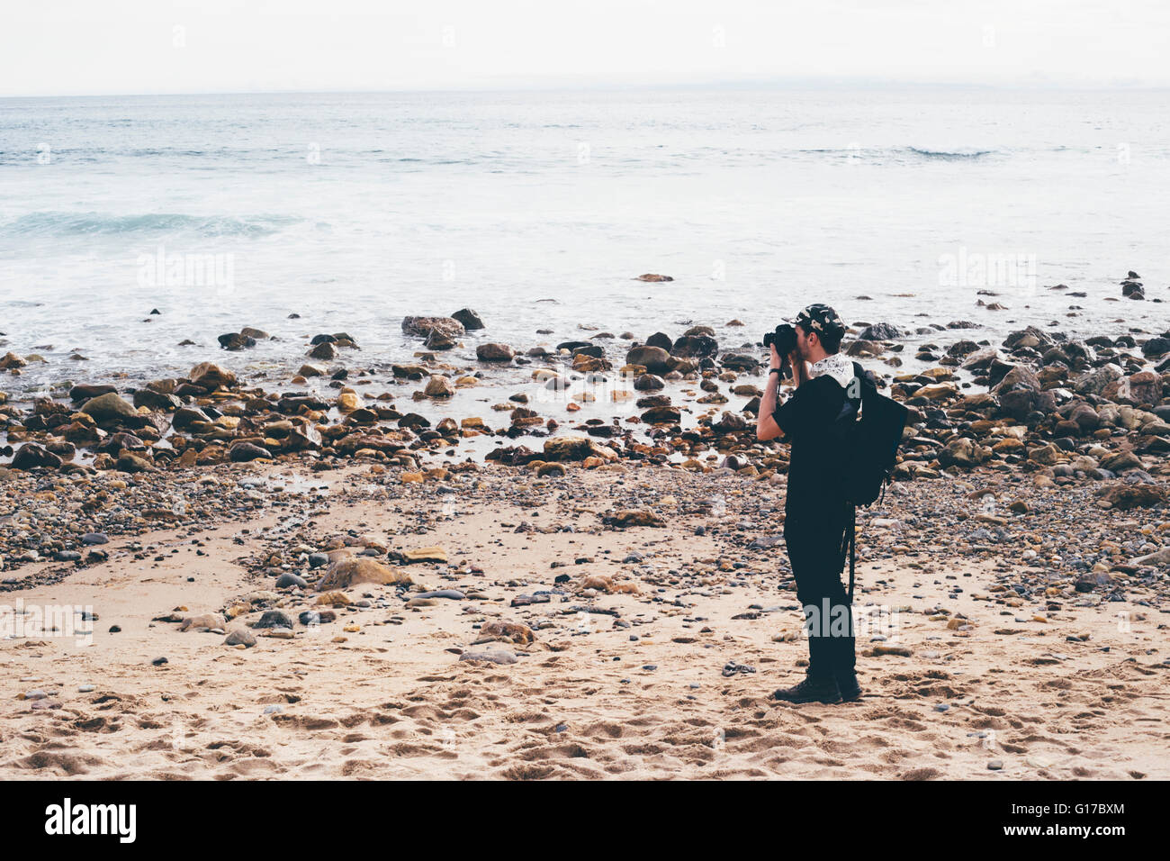 Photographe mâle photographier de plage, Crystal Cove State Park, Laguna Beach, Californie, USA Banque D'Images