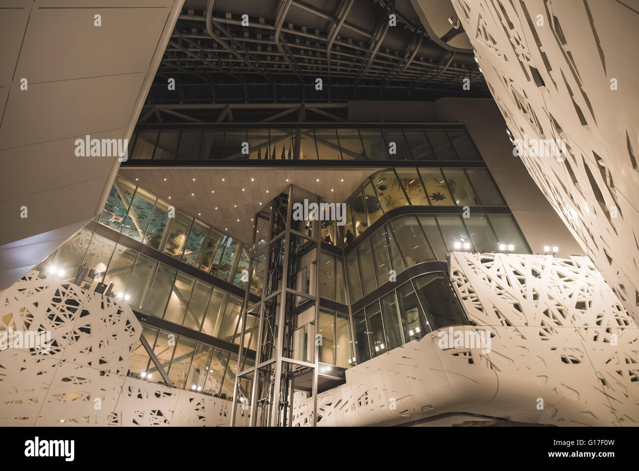 Intérieur d'un bâtiment moderne Banque D'Images