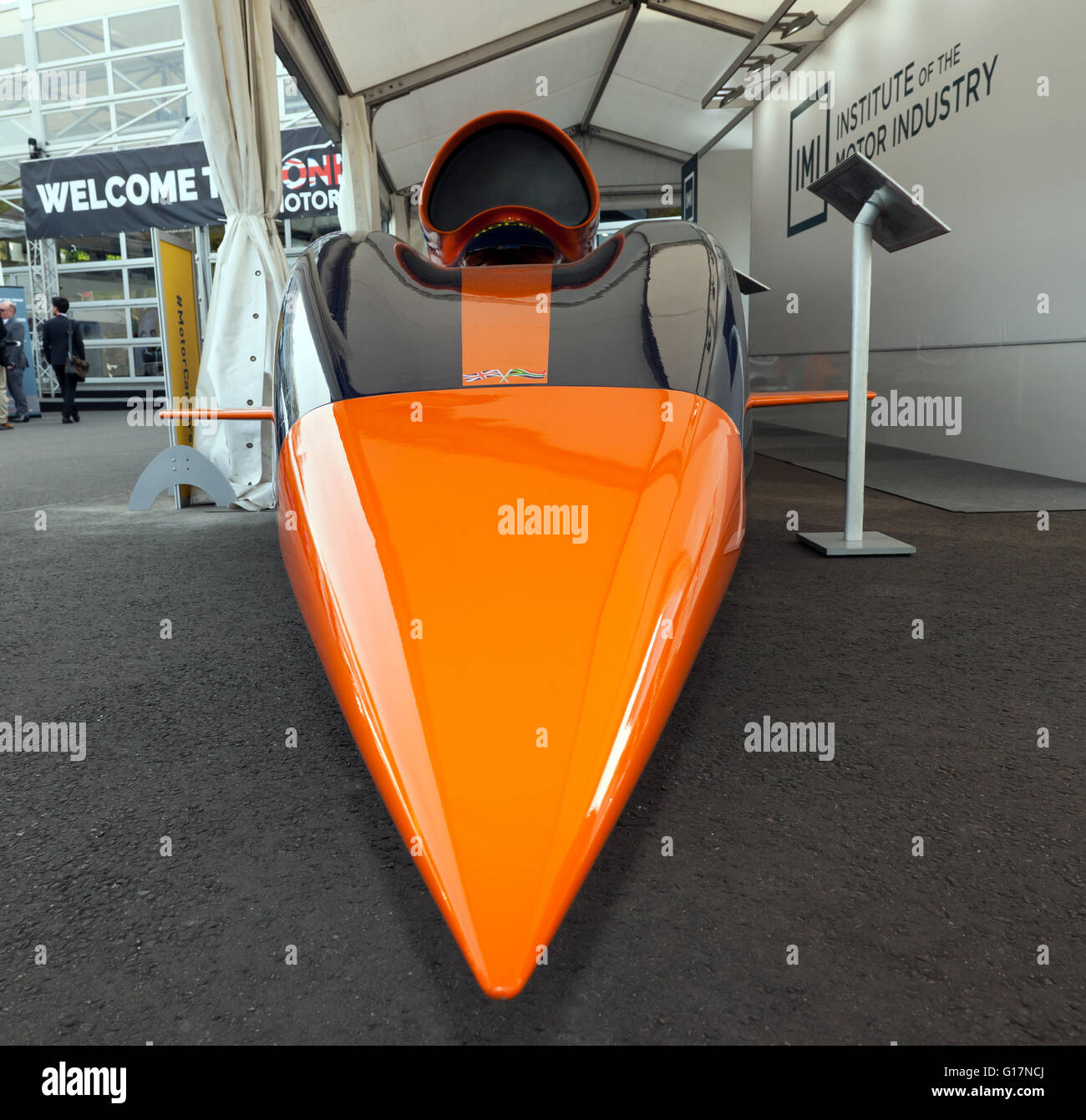 Vue avant, de limier britannique SSC, un véhicule terrestre supersonique en exposition statique au Salon automobile de Londres 2016 Banque D'Images