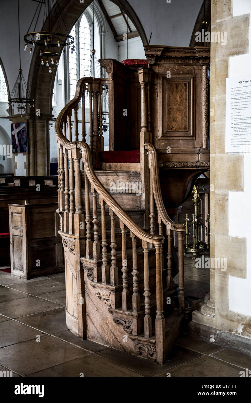 Escaliers dans la Gt. Ministre de Yarmouth - l'église Saint-Nicolas. Banque D'Images