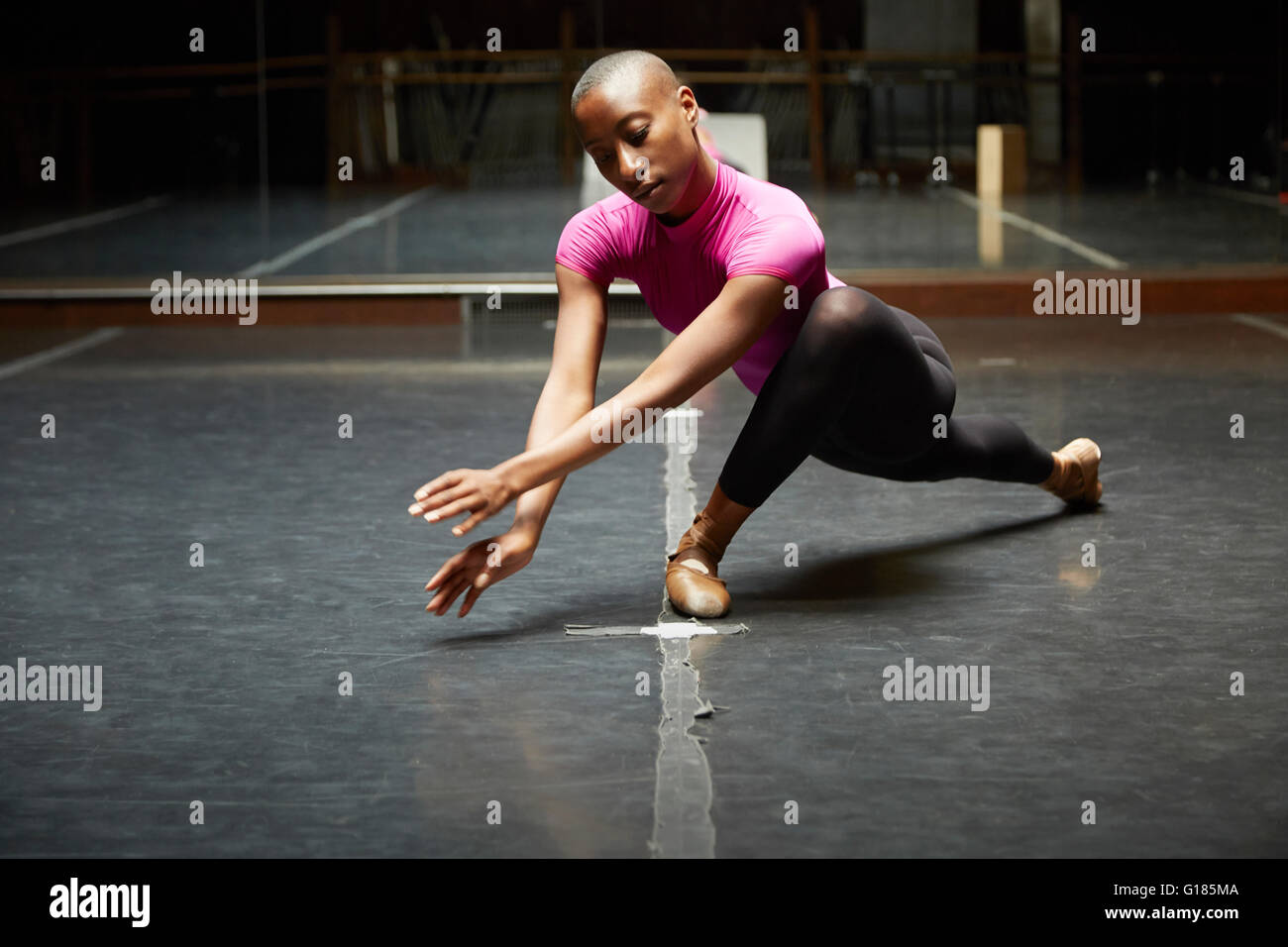 Danseuse de ballet de danse à déplacer Banque D'Images