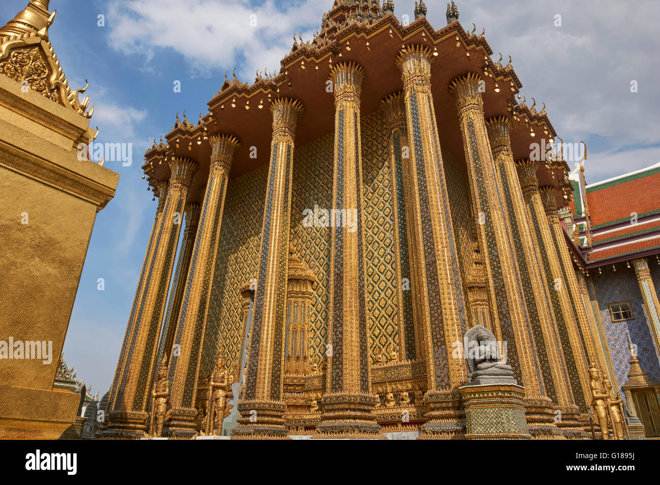 Phra Mondop, la bibliothèque, au Wat Phra Kaew, Grand Palace, Bangkok, Thaïlande Banque D'Images