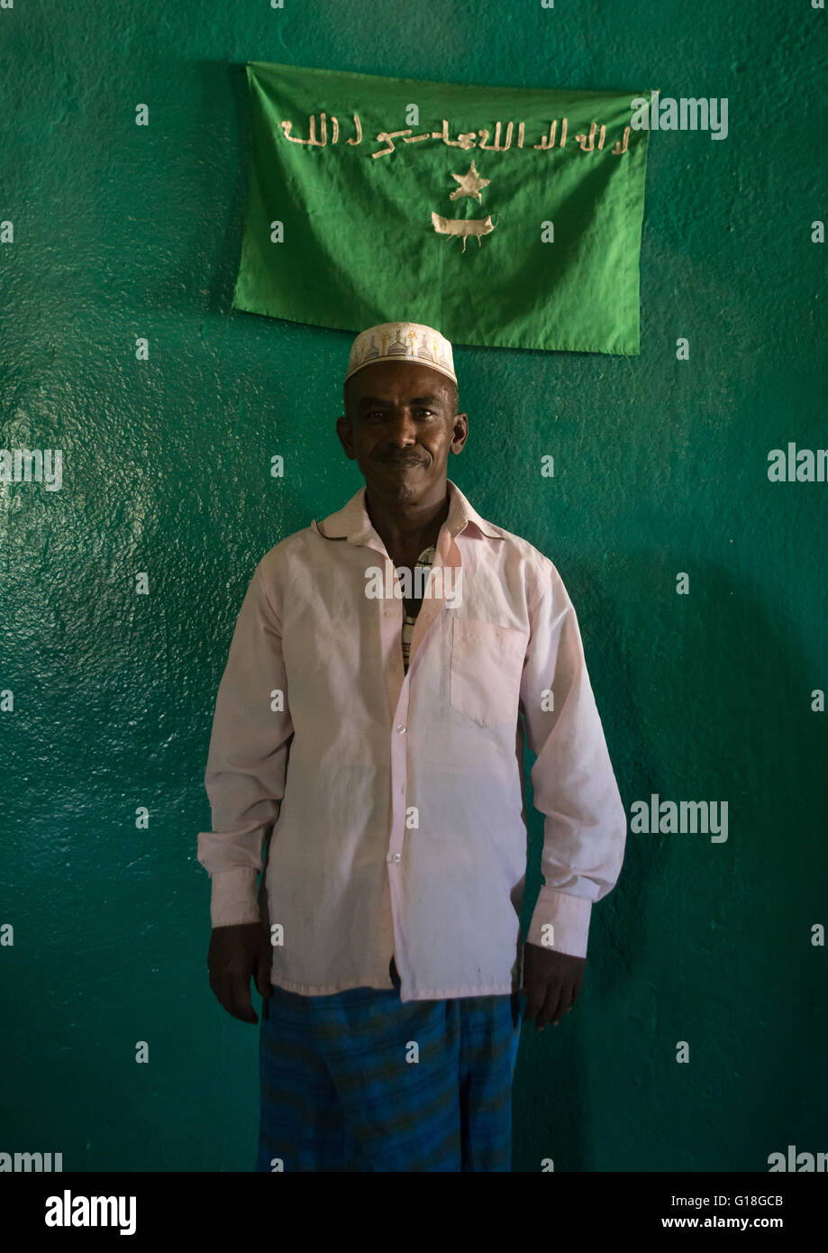 En face de l'imam soufi drapeau vert islamique, Harari, Harar, Éthiopie région Banque D'Images