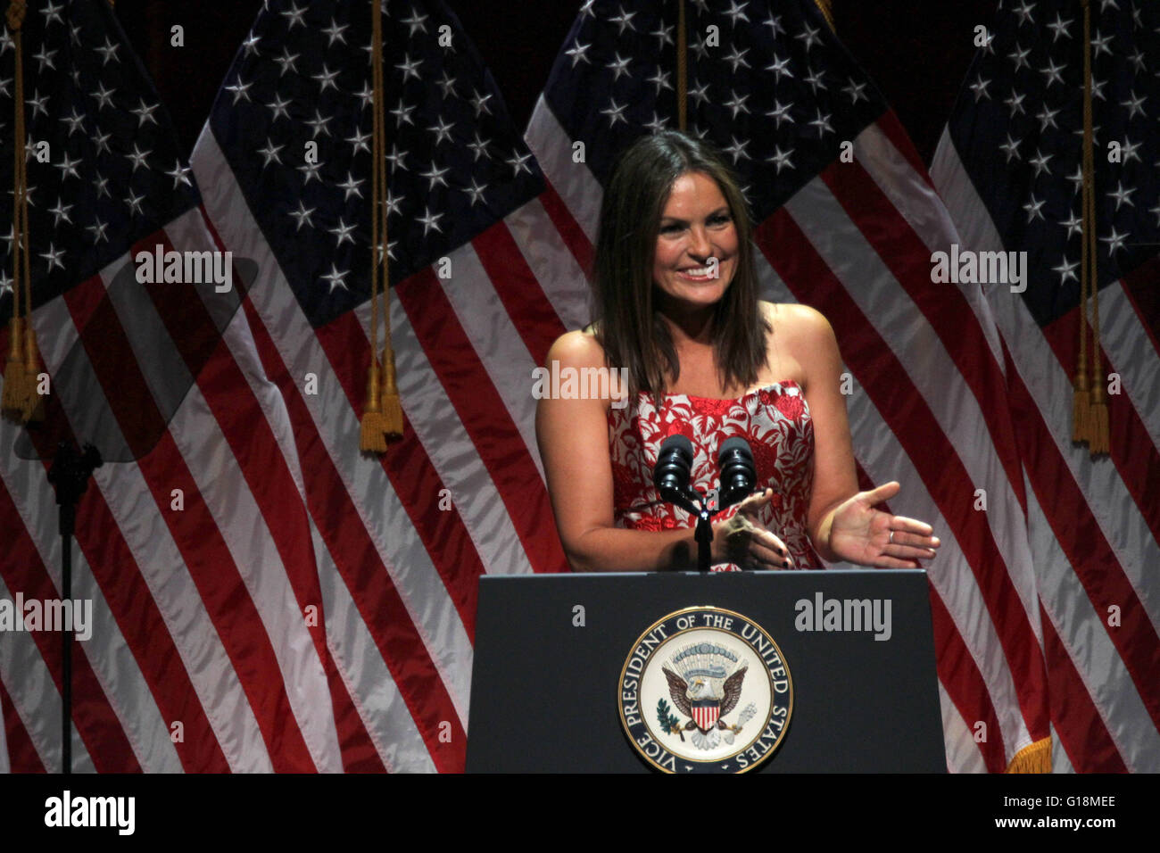 New York, New York, USA. 10 mai, 2016. L'Otherspace Fondation coeur joyeux honneurs Vice-président Joseph Biden à Gala Révolution joyeuse dans la ville de New York. Credit : Bruce Cotler/Globe Photos/ZUMA/Alamy Fil Live News Banque D'Images