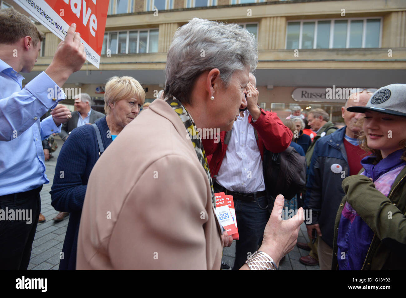 Exeter, Devon, UK. Le 11 mai, 2016. Boris Johnson MP et Gisela Stuart MP lancer la campagne de l'UE quittent le coup d'Exeter --- Crédit : Devon UK @camerafirm/Alamy Live News Banque D'Images