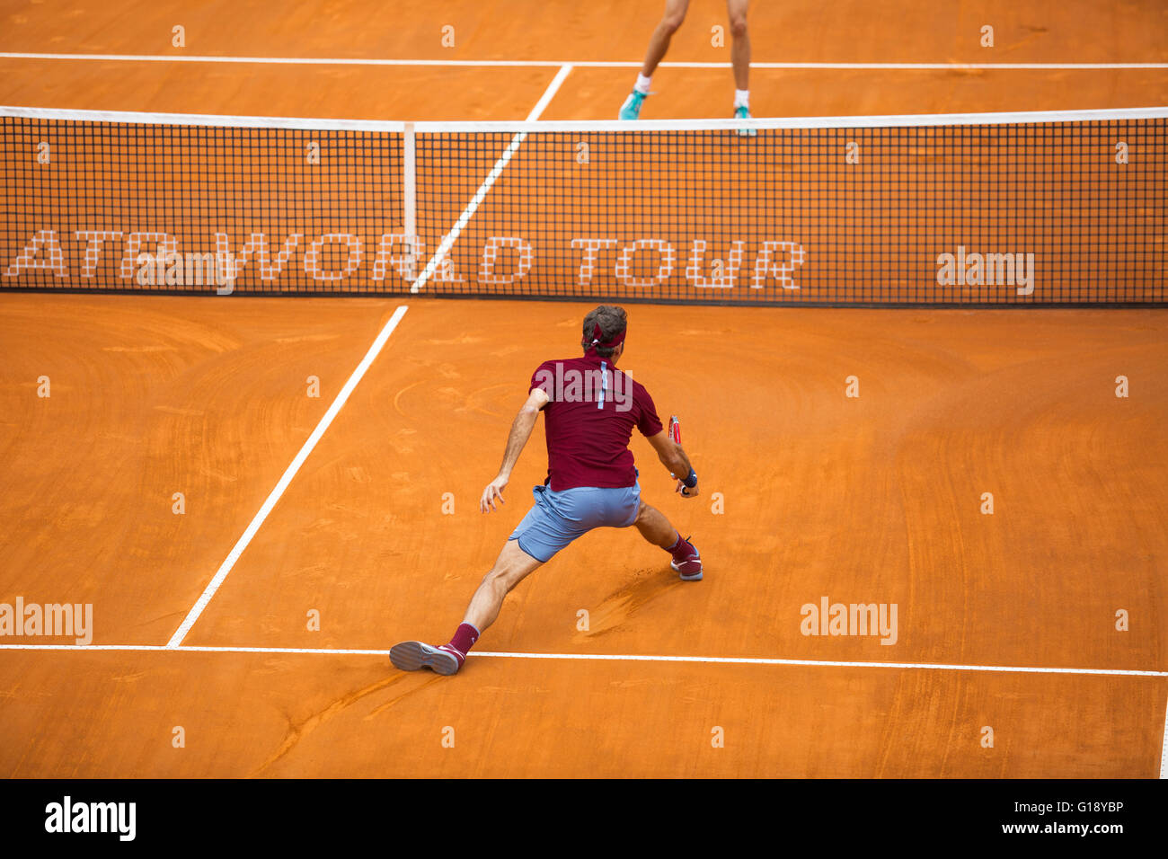 Roger Federer jouer Alexander Zverev de l'Allemagne dans l'intention des célibataires 2ème tour à la BNL INTERNATIONAUX de TENNIS à Rome, en 2016 , du Foro Italico, Roma, Italie, 11/05/16 Banque D'Images