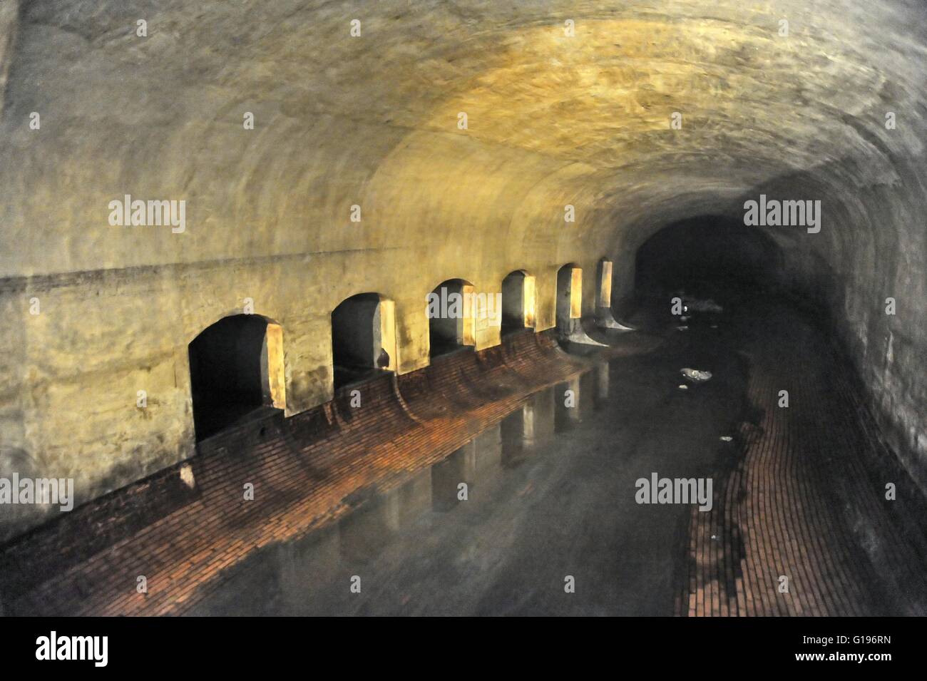 Milan (Italie), l'un des principaux hubs de Milan hydraulique système d'égouts sous carré Bonomelli, construit entre 1900 et 1927. Banque D'Images