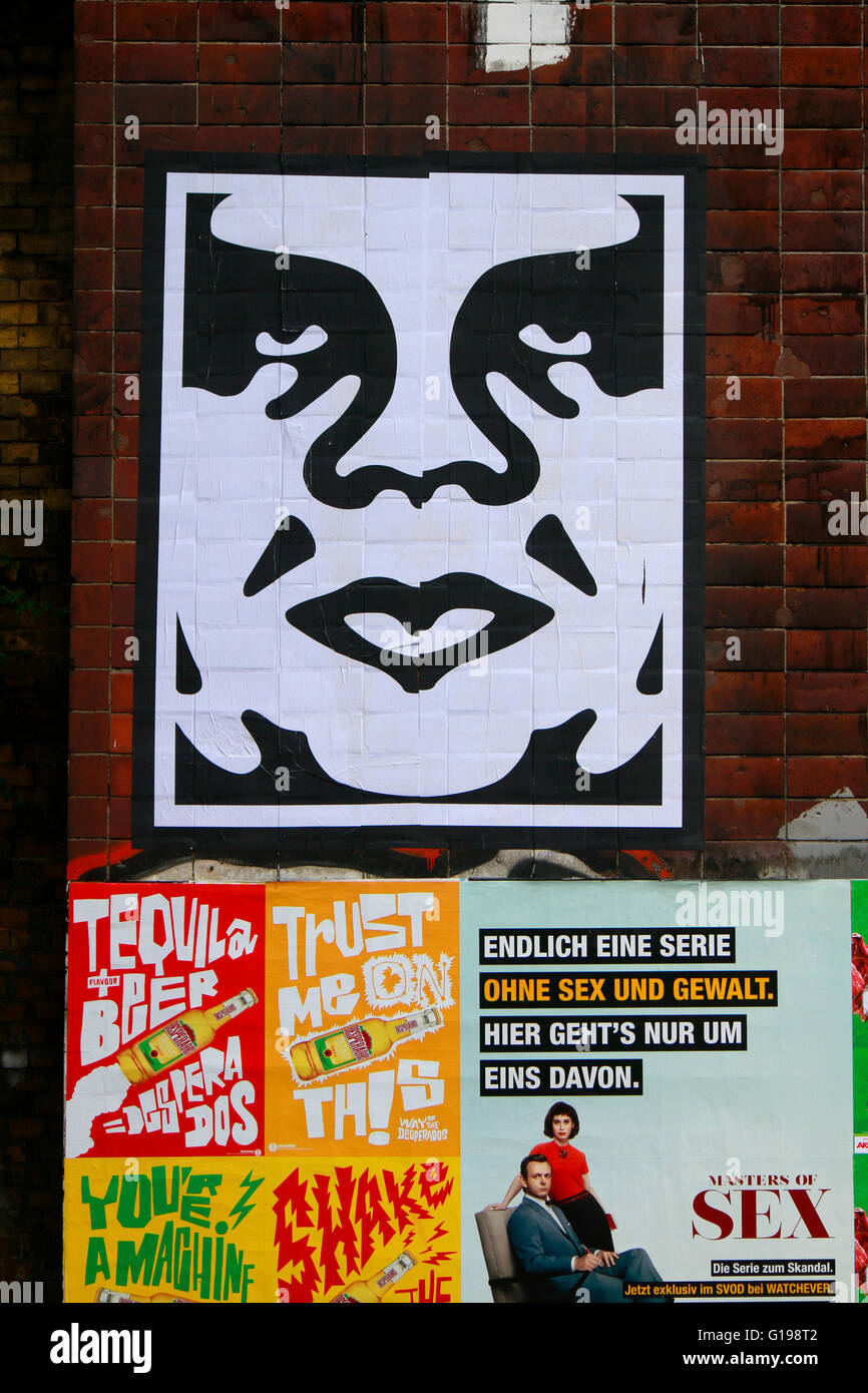 Ein Graffity Art de rue des Kuenstlers Shepard Fairey aus der 'André le Géant'-Serie, Juni 2015, Berlin-Wedding. Banque D'Images