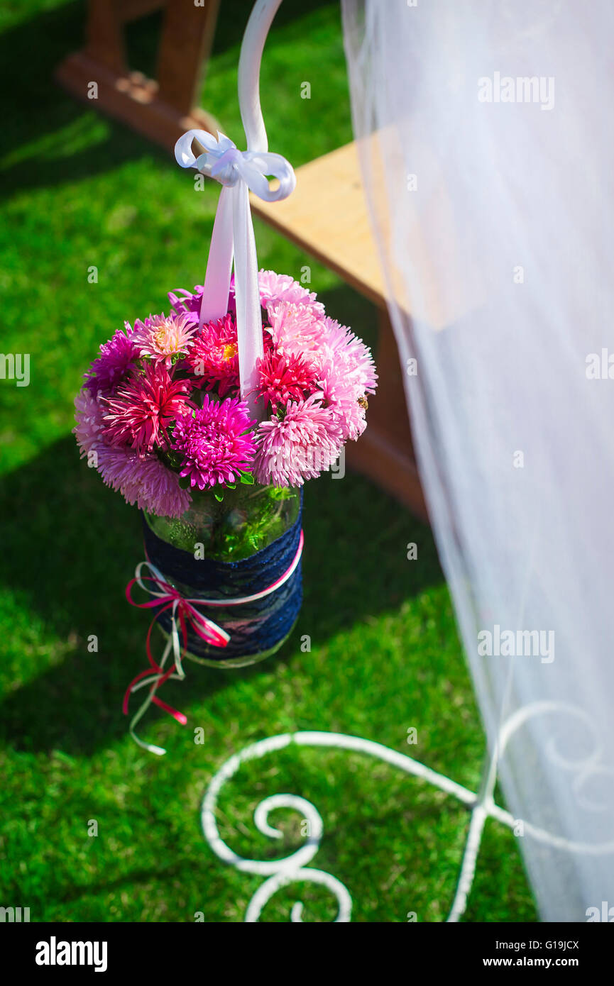 Décor de fleurs au mariage Banque D'Images
