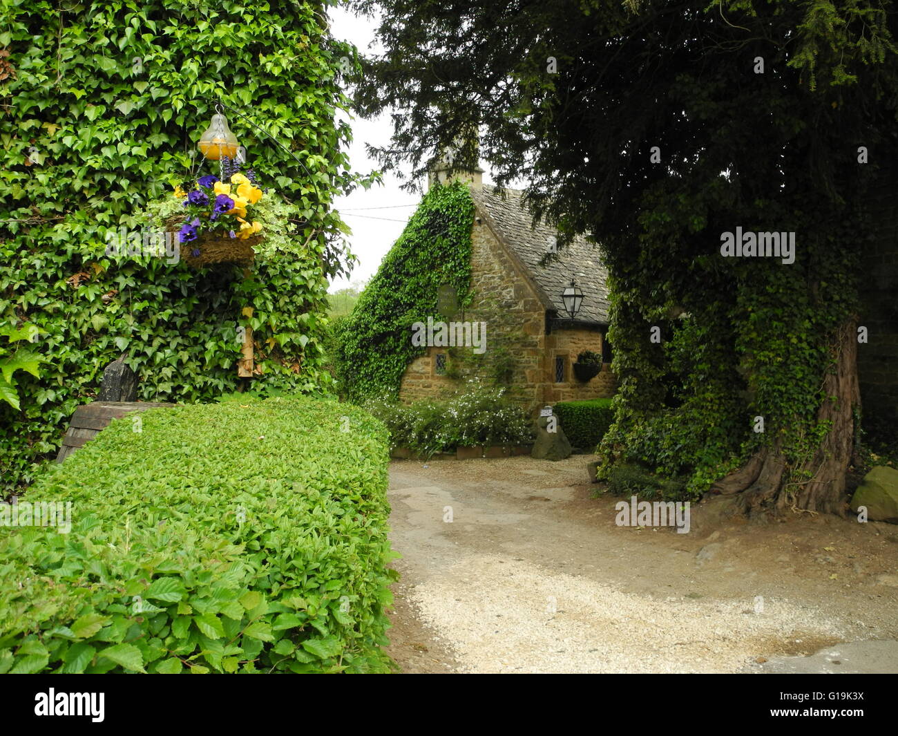 Suspension à l'extérieur du bras des Malouines Chadlington Estate Cotswold Banque D'Images