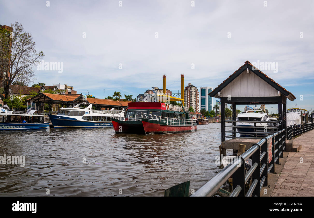 Tigre, Boat Station avec bateau de tourisme, Province de Buenos Aires, Argentine Banque D'Images