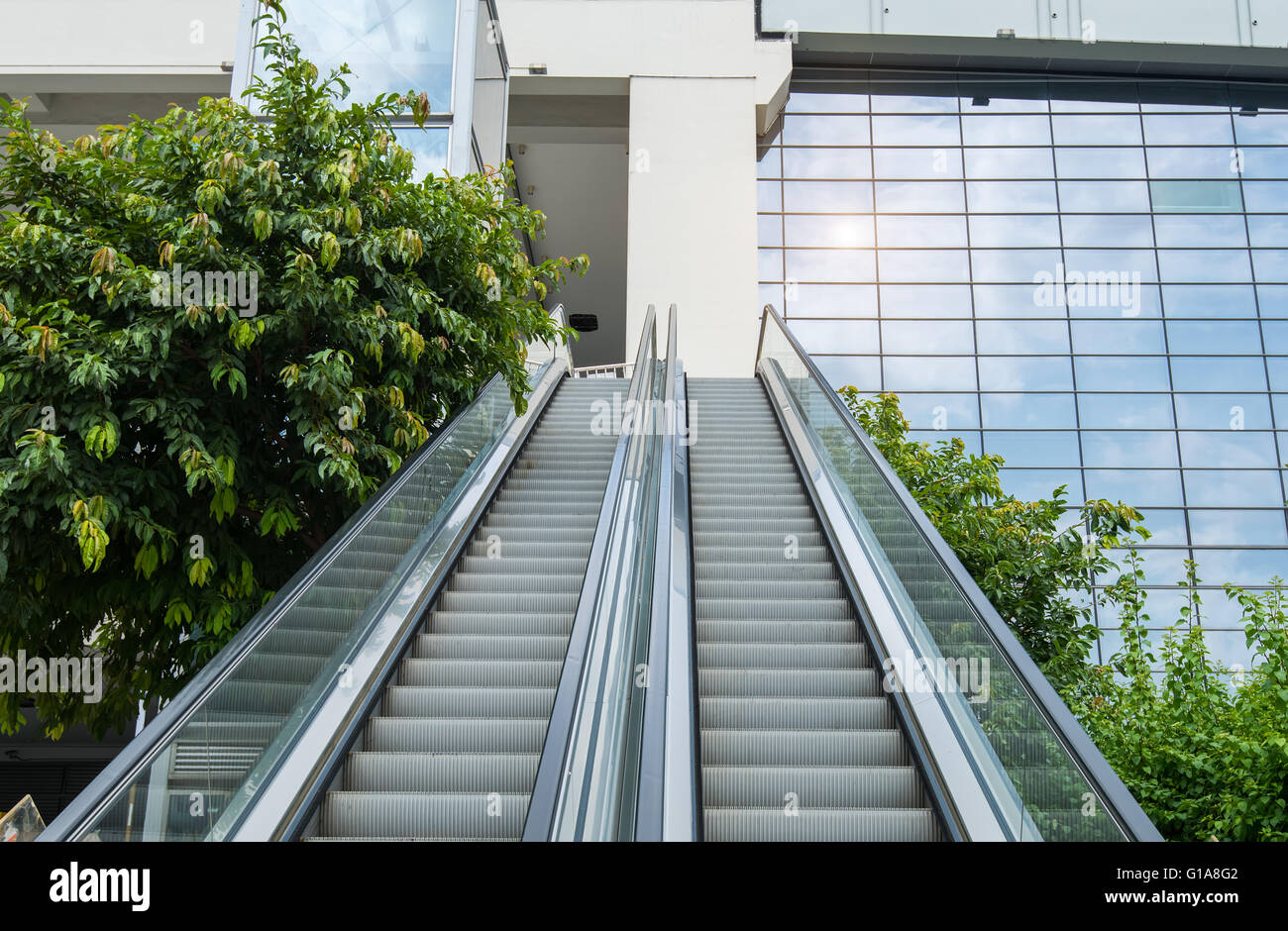 Centre d'affaires moderne à l'Escalator Banque D'Images