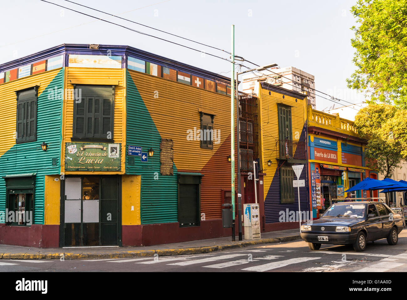 Dans les maisons peintes de couleurs vives, Caminito de La Boca, Buenos Aires, Argentine Banque D'Images