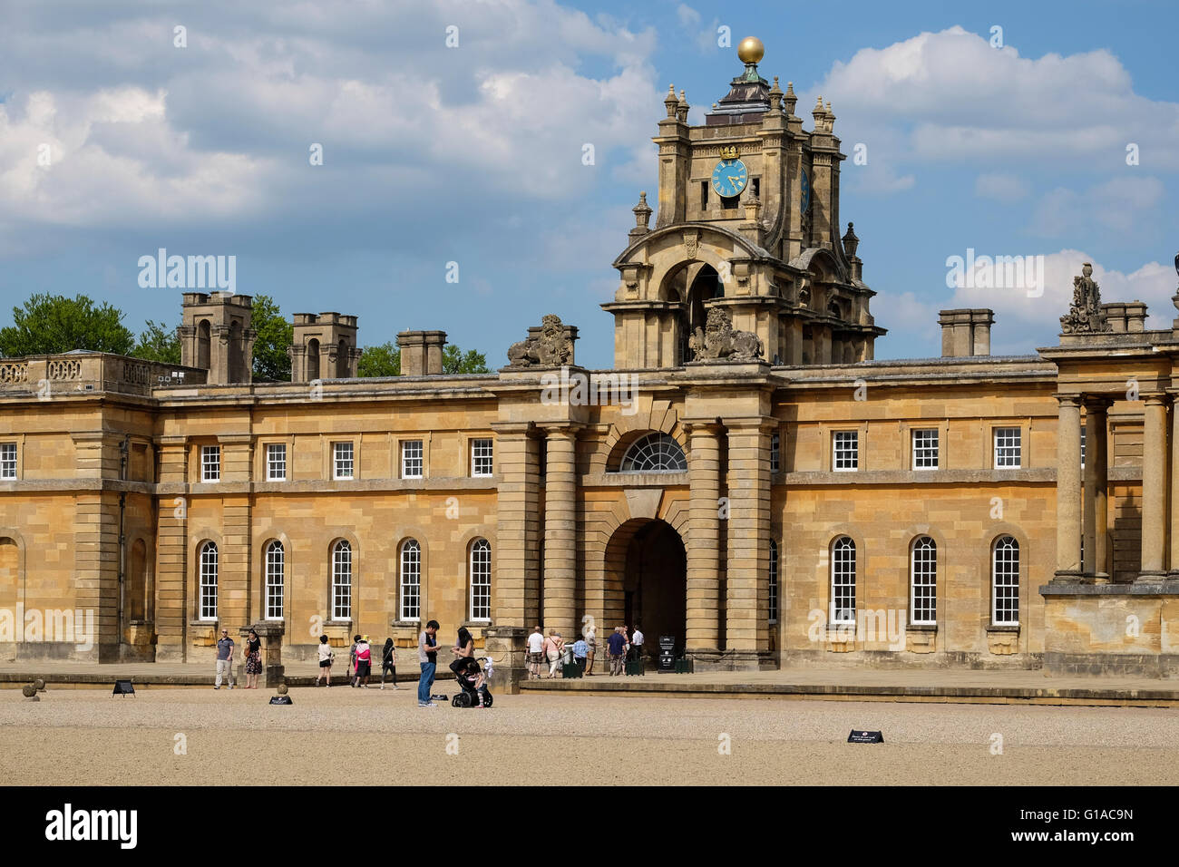 Visiteurs à Blenheim Palace dans l'Oxfordshire Banque D'Images