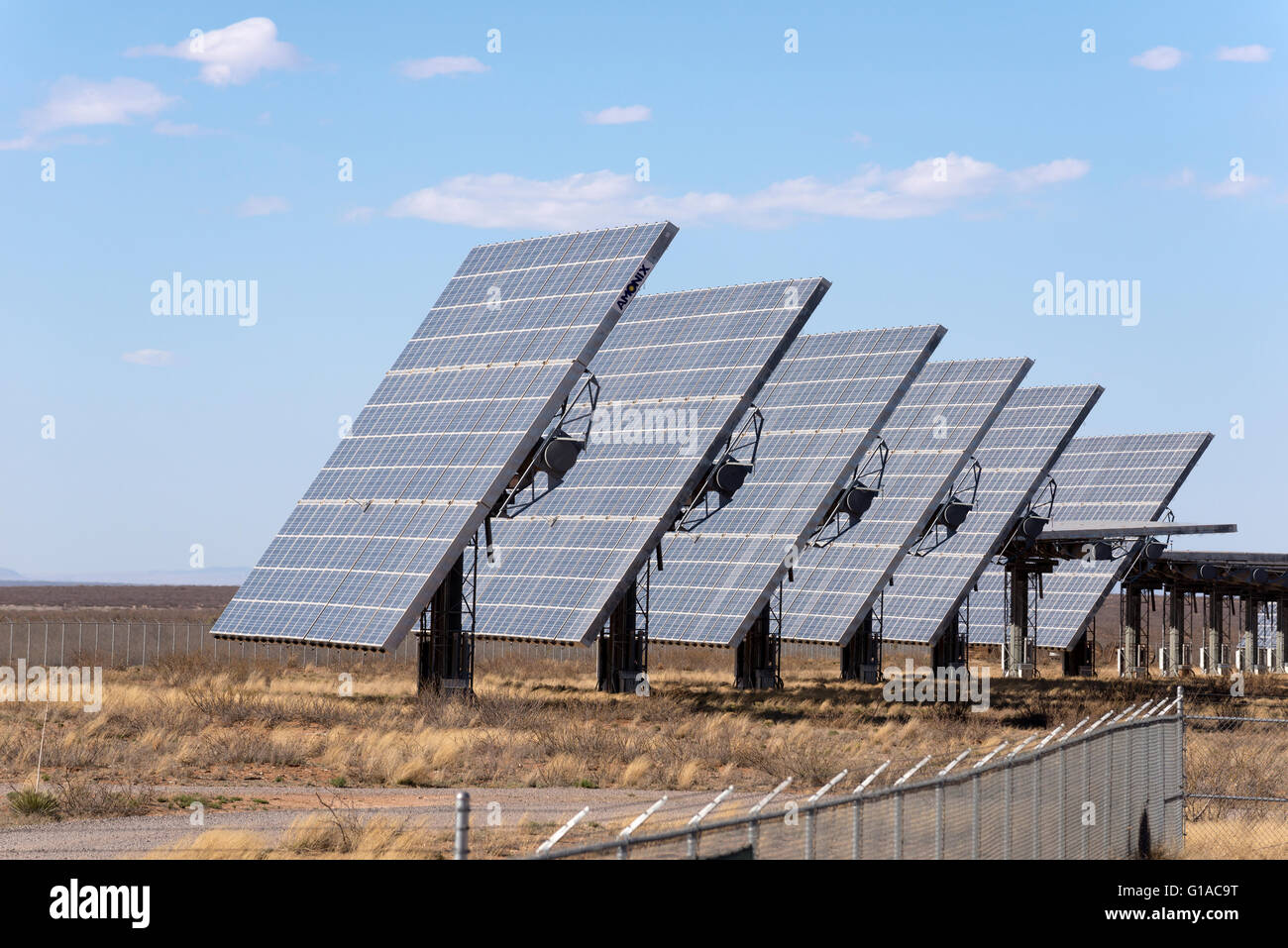 Ferme solaire près de Hatch, Nouveau Mexique. Banque D'Images