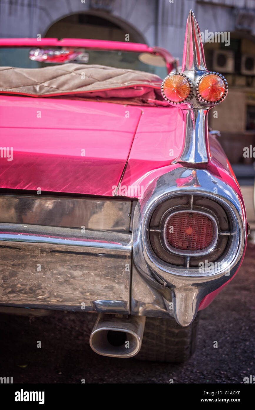 Détail d'une voiture américaine classique rose, à La Havane, Cuba Banque D'Images