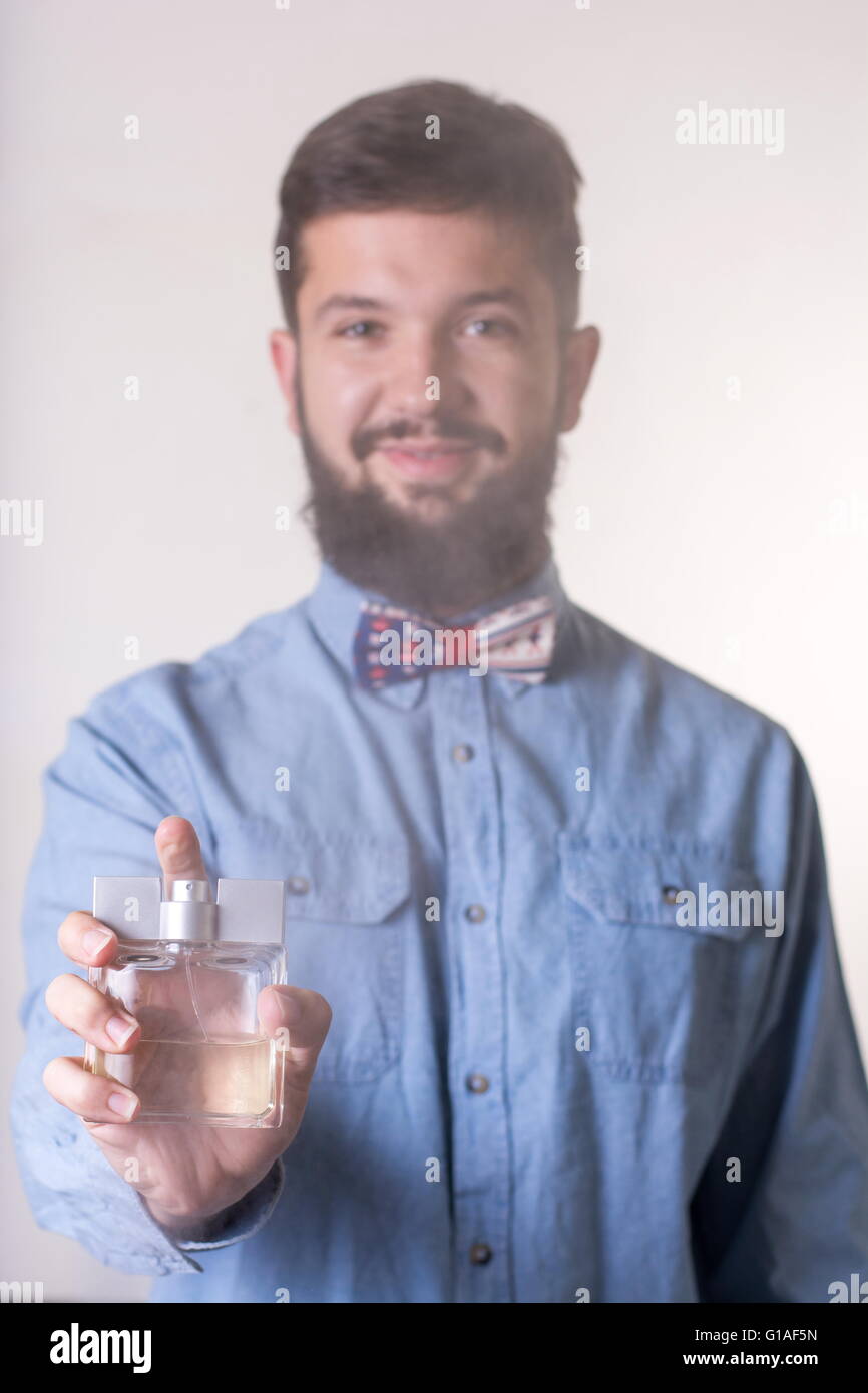 Homme élégant avec un nœud papillon Banque D'Images