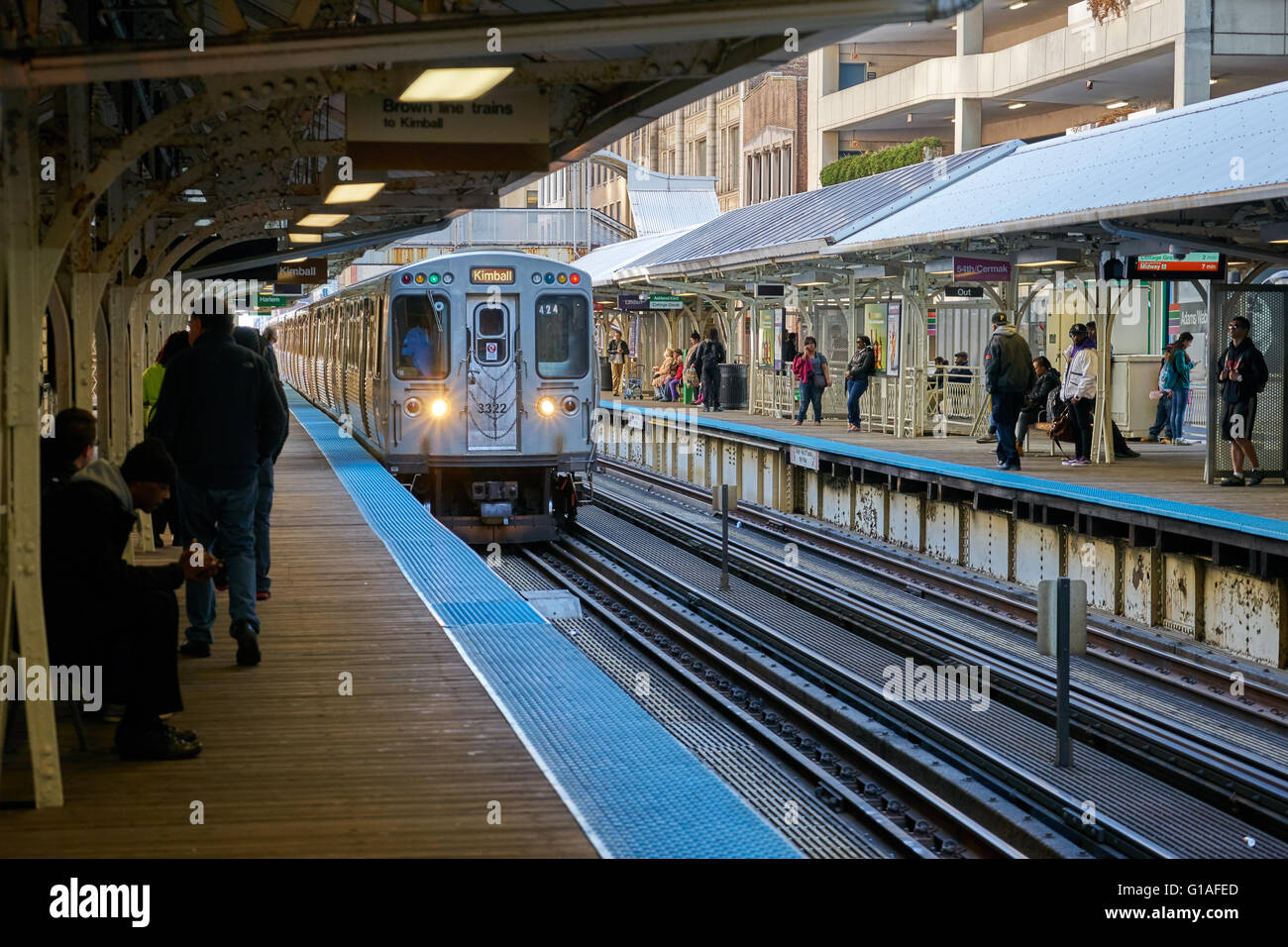Ligne marron L'entraîner à Chicago, IL Banque D'Images