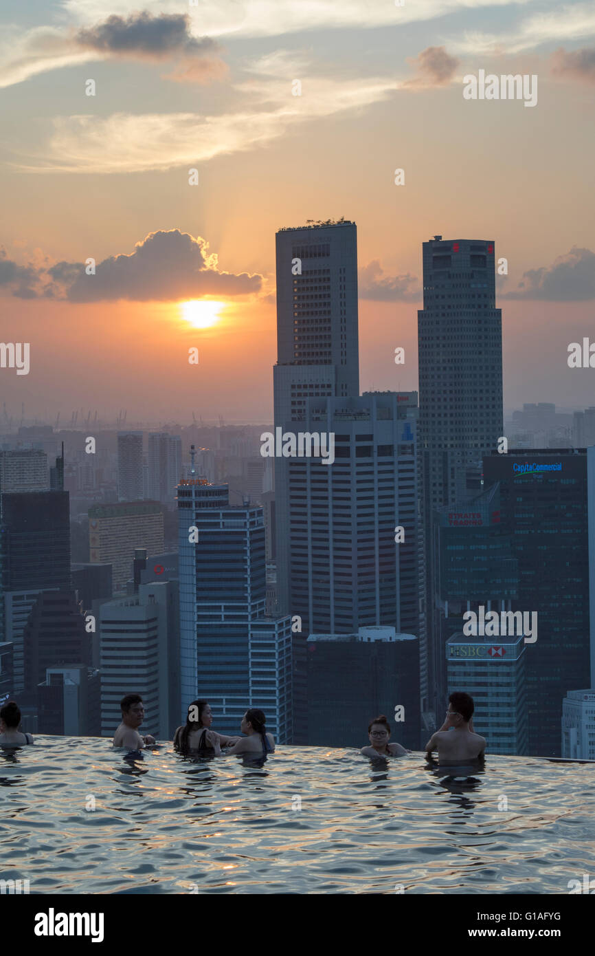 Piscine de l'hôtel Marina Bay Sands et Singapour Banque D'Images