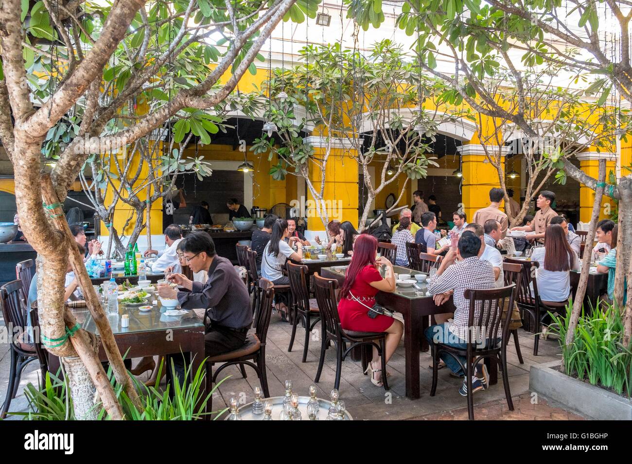 Vietnam, Chi Minh (Saigon), District 1, la Nha Hang Ngon restaurant Photo Stock - Alamy