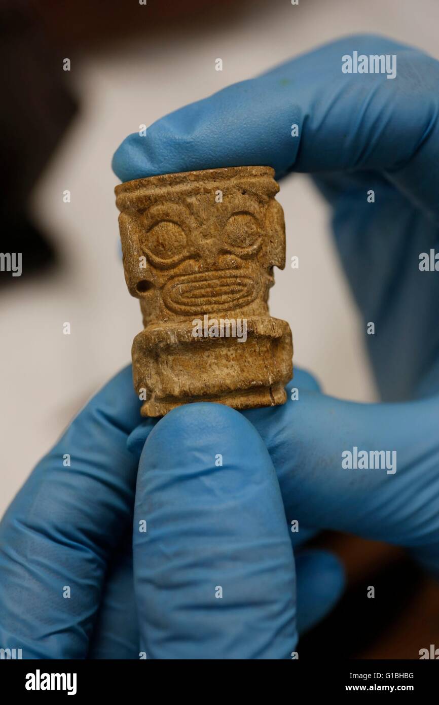 La France, la Polynésie française, l'archipel des îles du Vent, île de Tahiti, Tahiti et les îles Museum à Pointe des pecheurs, exposition d'art ancien artefact Banque D'Images