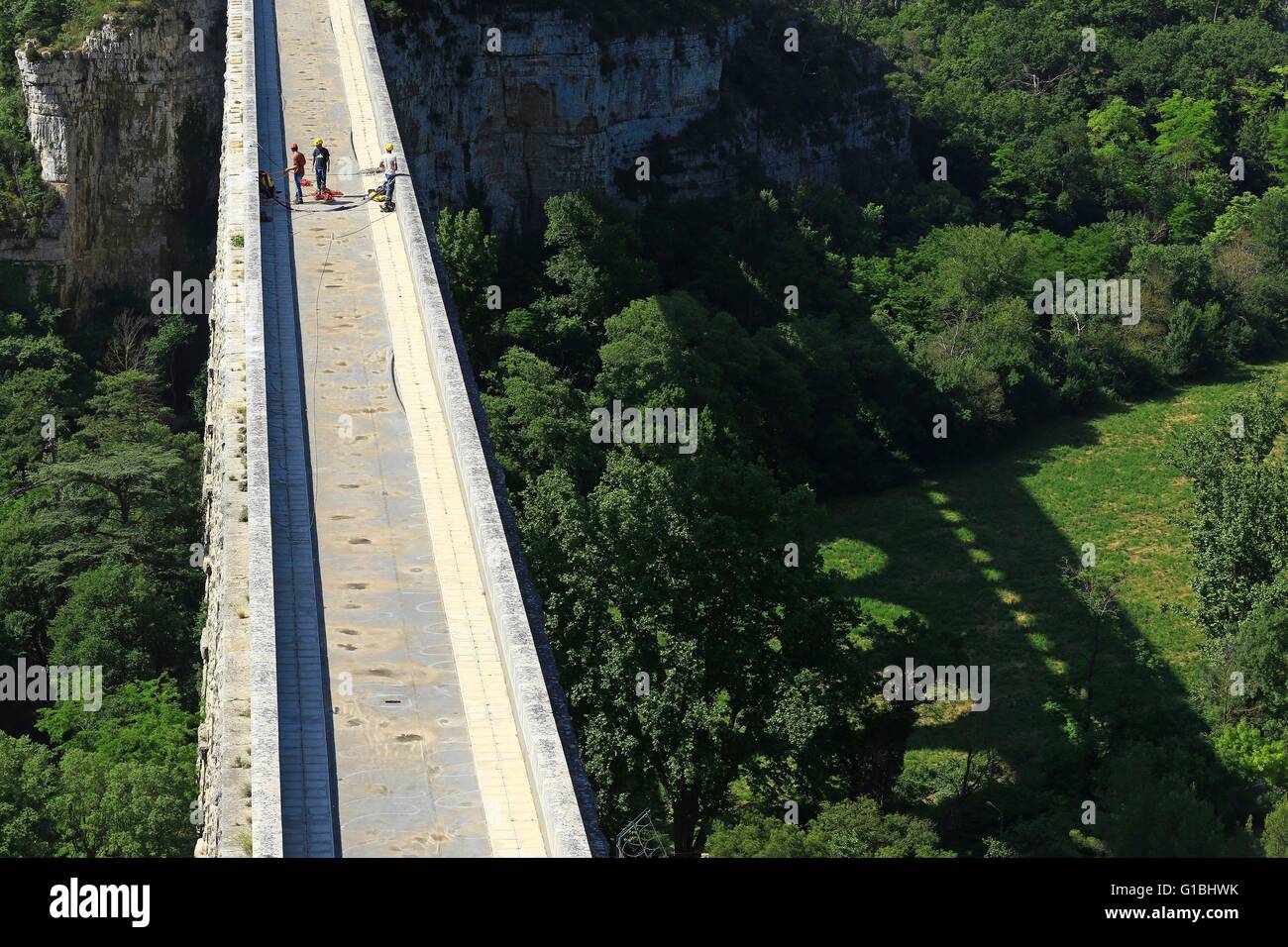 France, Bouches du Rhone, Ventabren, Canal de Marseille, l'aqueduc de Roquefavour (xixe siècle France, Bouches du Rhone, Ventabren, Canal de Marseille, l'aqueduc de Roquefavour (xixe siècle