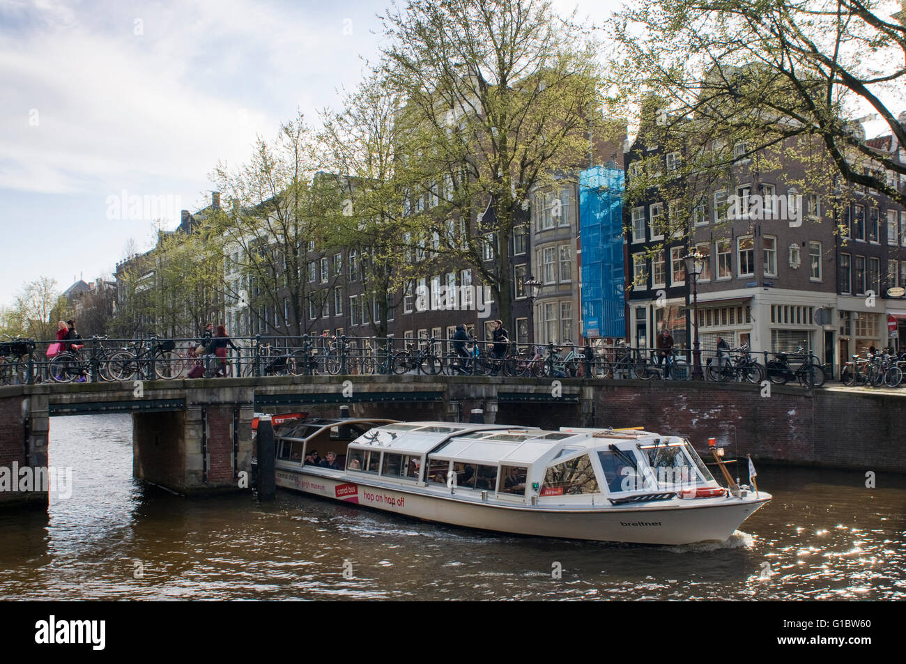 Un bateau à Amsterdam Pays-Bas Banque D'Images