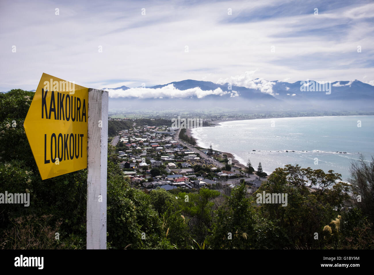 La vue depuis le chemin menant à Kaikour Lookout dans l'île Sud de la Nouvelle-Zélande Banque D'Images