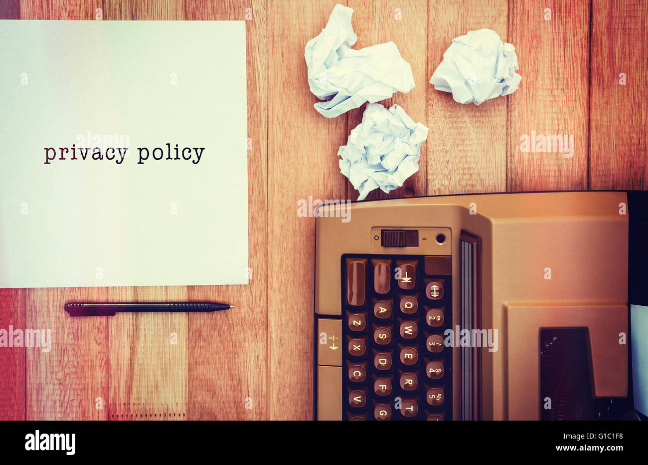 Image composite de la politique de confidentialité message sur fond blanc Banque D'Images