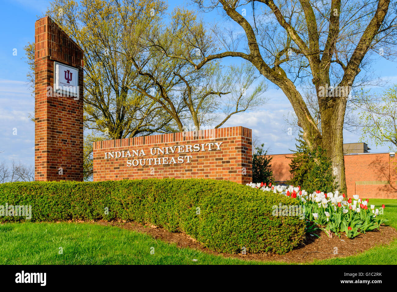 NEW ALBANY, Indiana, USA - 10 avril 2016 : Entrée principale de Indiana University Southeast New Albany Indiana. Banque D'Images