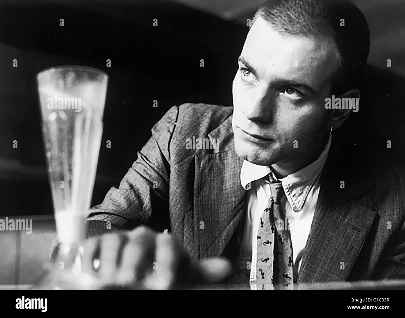 Trainspotting ewan mcgregor Banque d'images noir et blanc Alamy