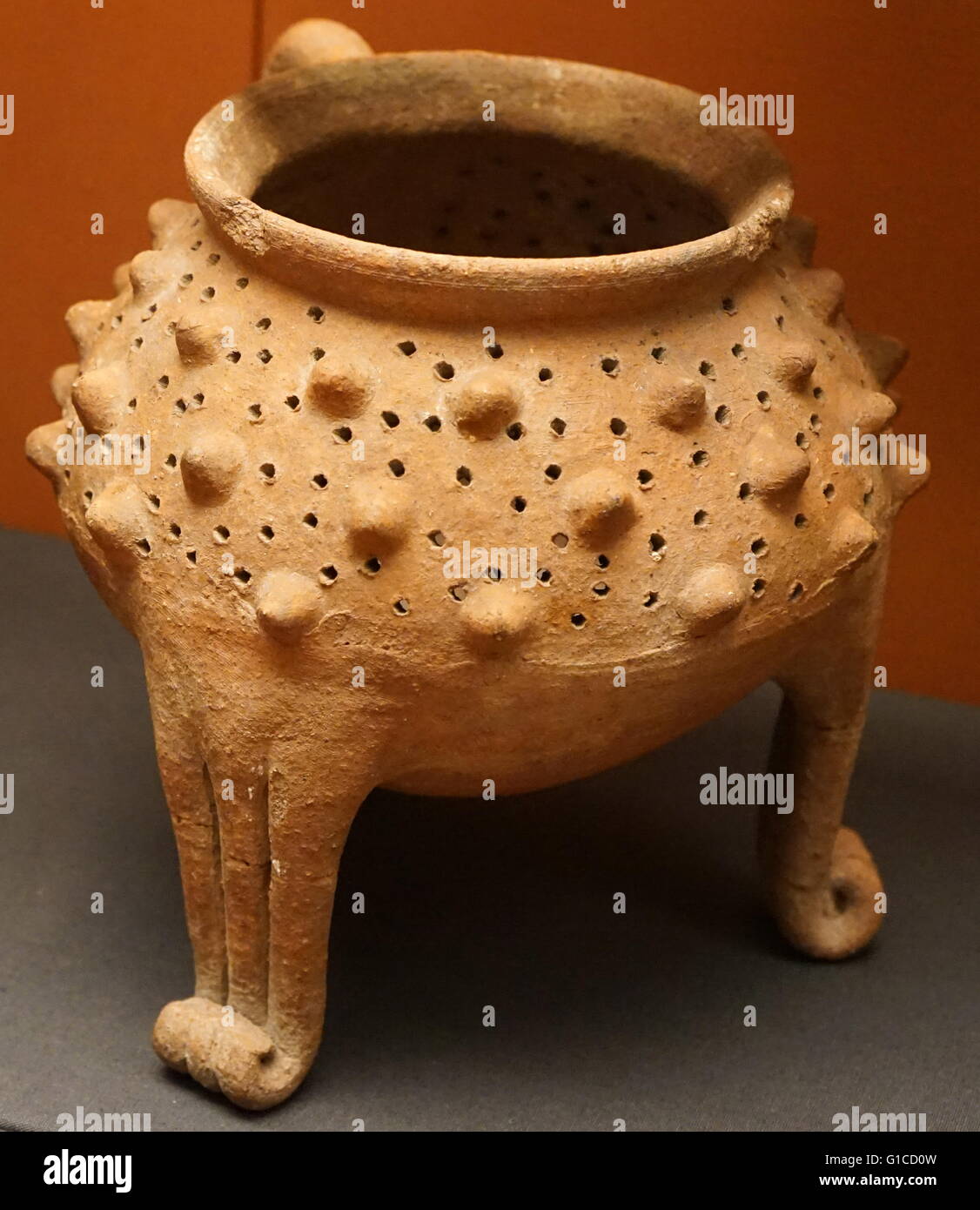 Poterie mycénienne brazier, d'Ialysos, Rhodes. En date du 1200 av. Banque D'Images