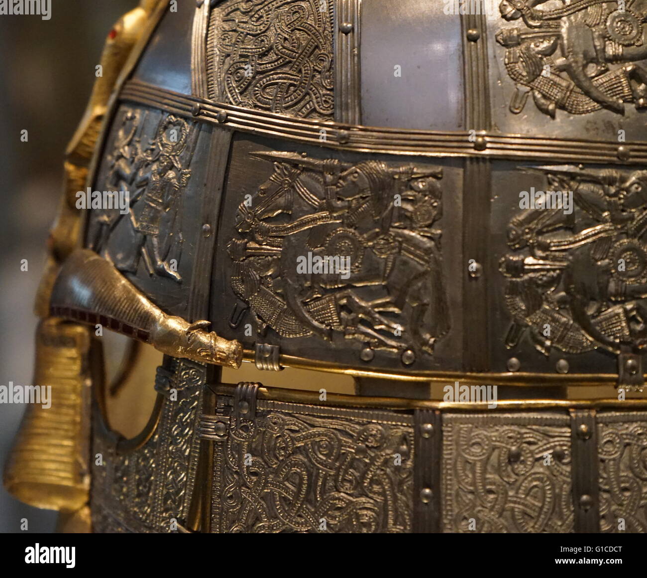 Détail de la reconstruction de Sutton Hoo casque, qui faisait partie de l'Staffordshire Hoard est le plus grand trésor anglo-saxon de l'or et l'argent métal. En date du 5ème siècle Banque D'Images