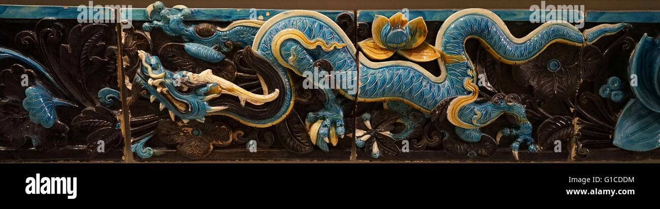 Grès plomb dragon 600x600, de la province de Shanxi, en Chine. En date du 15e siècle Banque D'Images