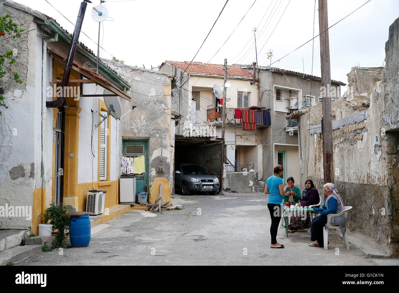 Les personnes vivant le long de la partie turque de la Ligne Verte à Nicosie, Chypre. Banque D'Images