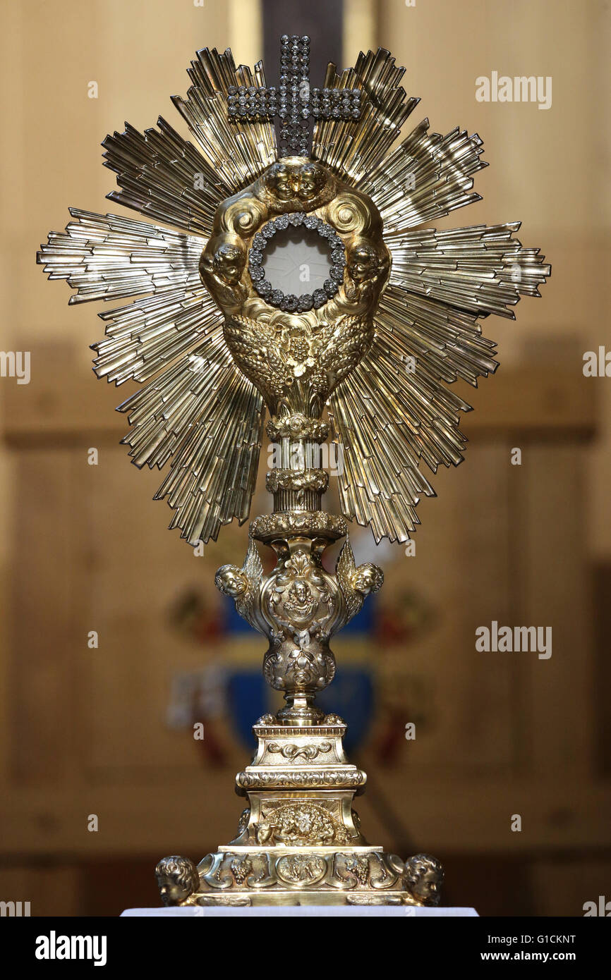 Ars-sur-Fromans. Sanctuary-Shrine de Jean-Marie Vianney (le curé d'Ars). L'Adoration du Saint-Sacrement. La France. Banque D'Images