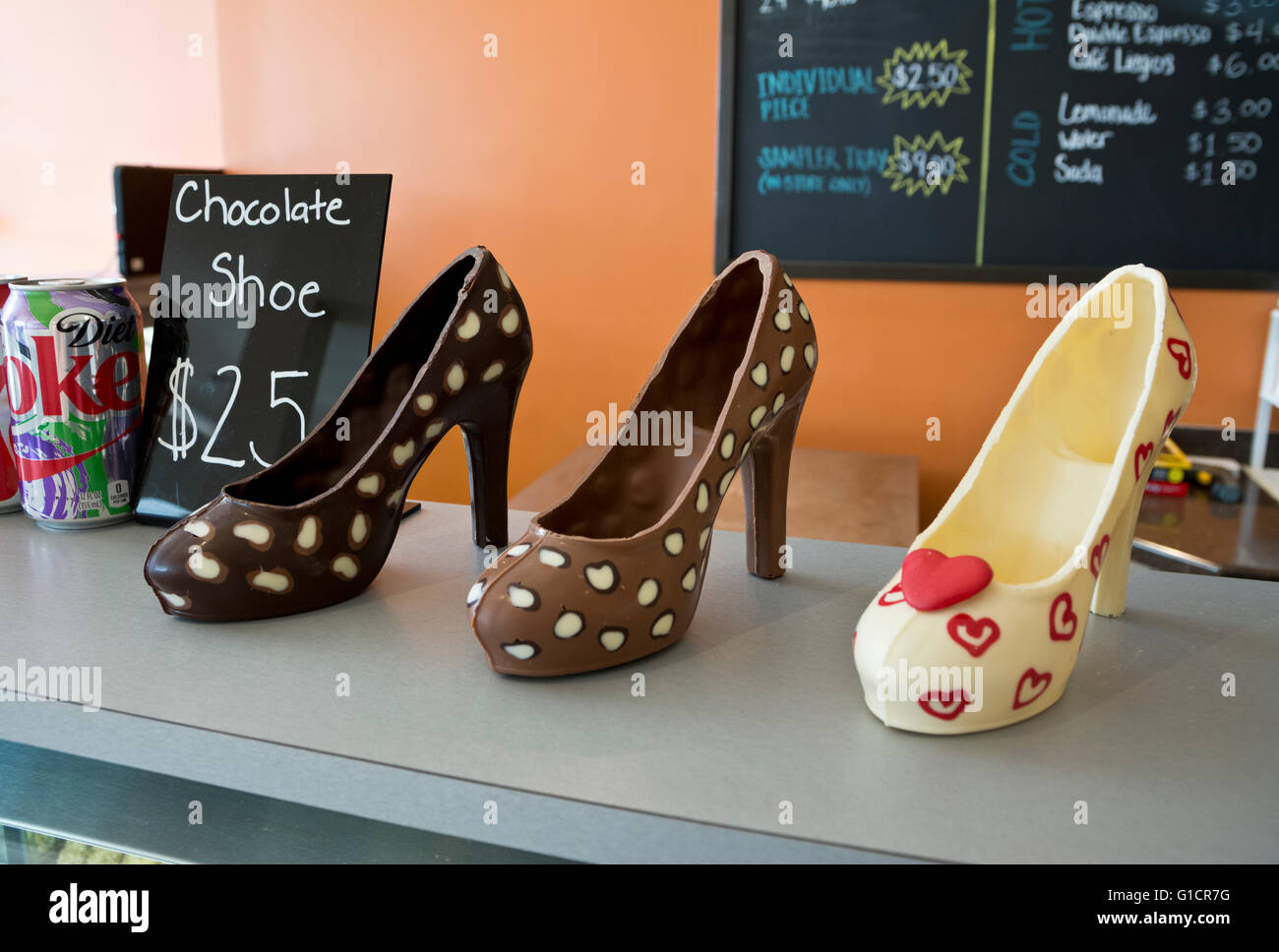 Chocolate shoes Banque de photographies et d'images à haute résolution -  Alamy