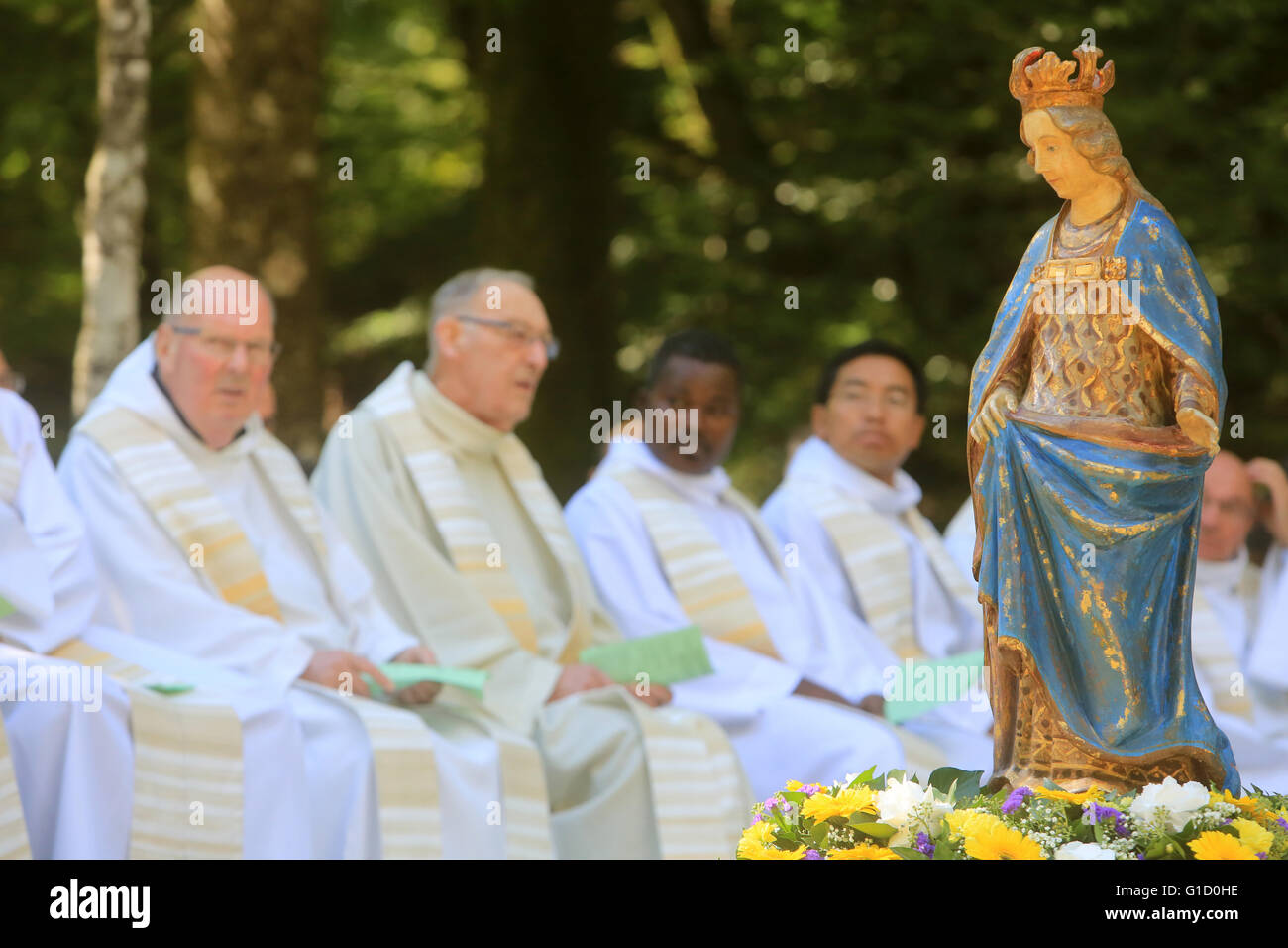 Messe. vierge de Benite Fontaine. Pèlerinage diocésain. Sanctuaire de la Benite Fontaine. La Roche-sur-Foron. La France. Banque D'Images
